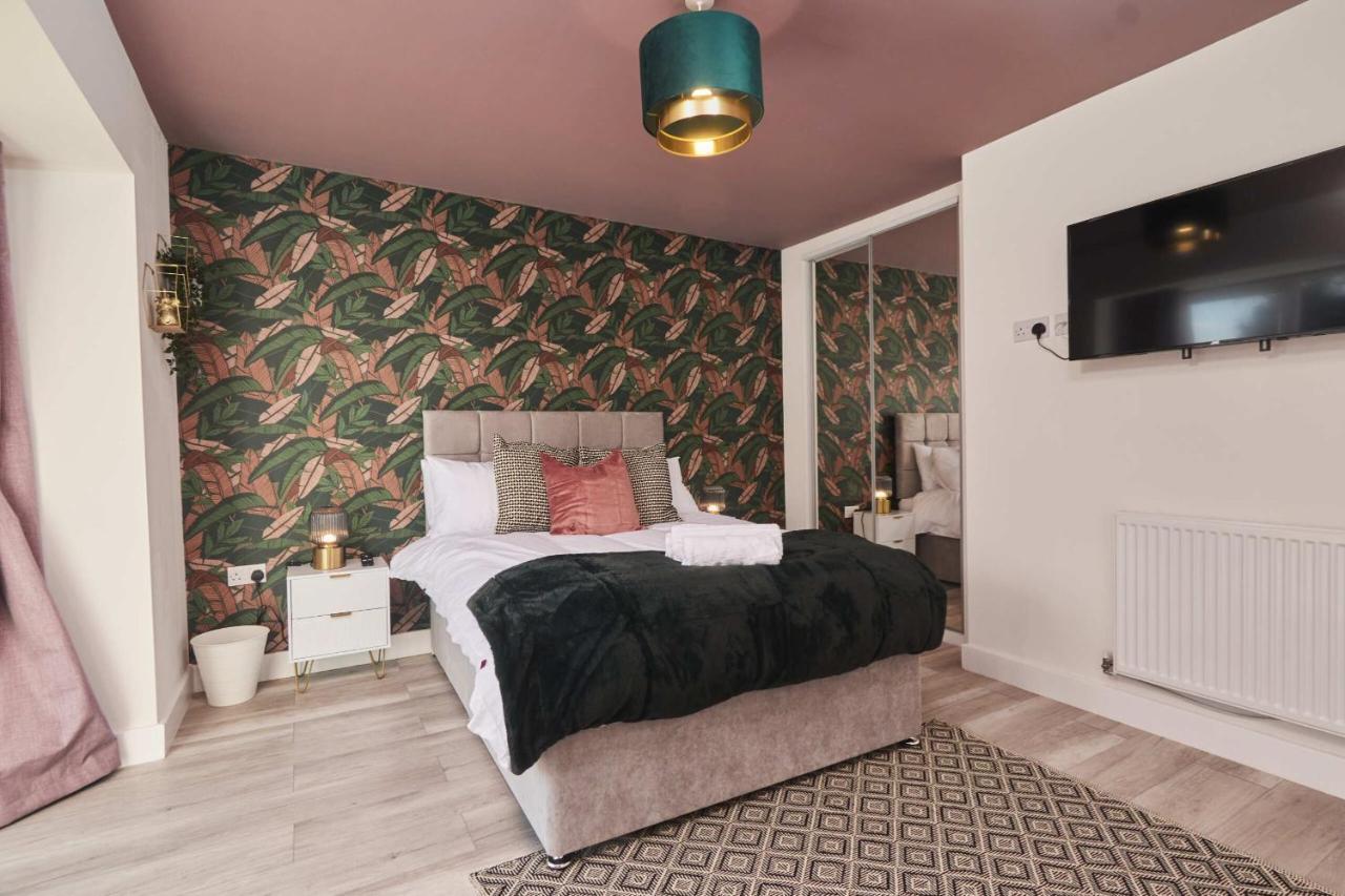Homebird Property - Ash Tree House ลีดส์ ภายนอก รูปภาพ