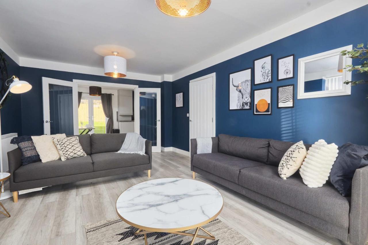 Homebird Property - Ash Tree House ลีดส์ ภายนอก รูปภาพ