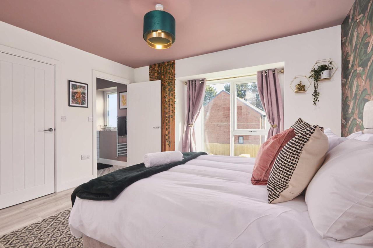 Homebird Property - Ash Tree House ลีดส์ ภายนอก รูปภาพ