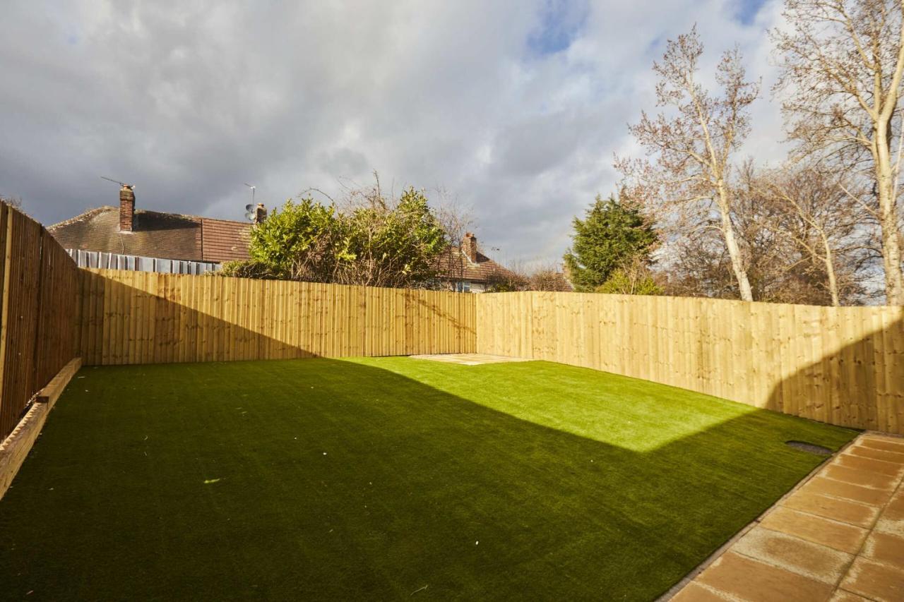 Homebird Property - Ash Tree House ลีดส์ ภายนอก รูปภาพ