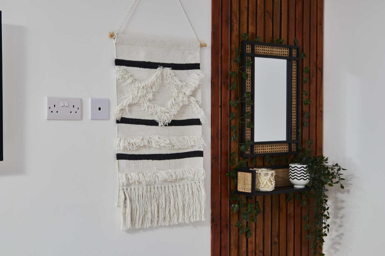 Homebird Property - Ash Tree House ลีดส์ ภายนอก รูปภาพ