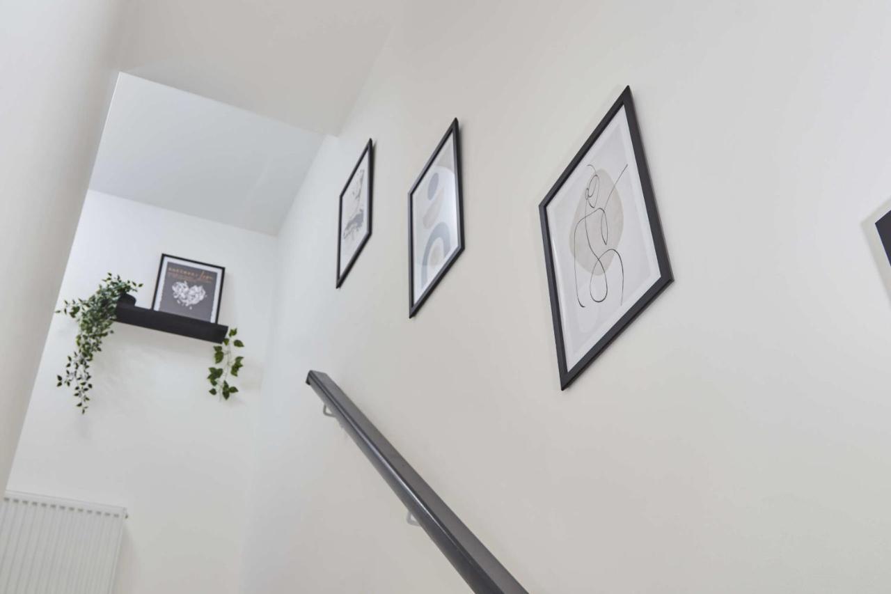 Homebird Property - Ash Tree House ลีดส์ ภายนอก รูปภาพ